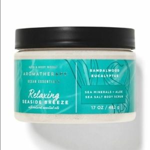 Bath & Body Works / Aromatherapy - Relaxing Seaside Breeze Scrub 🌊